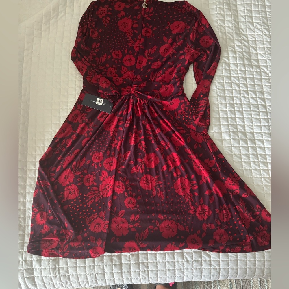 Red and navy floral print 3/4 dress with back zipper